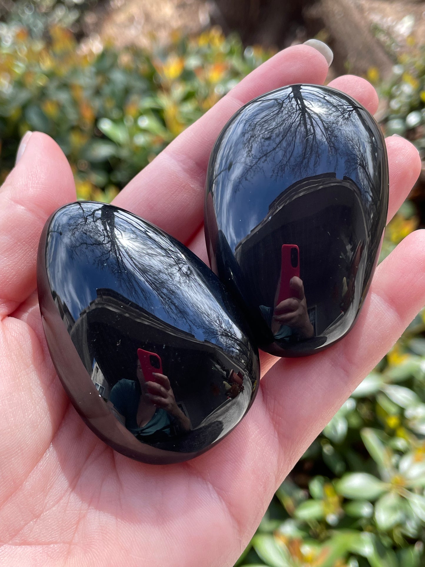 Obsidian Palm Stones